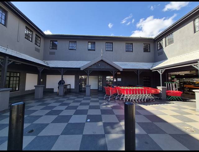 127M² OFFICE TO LET IN PARKMORE